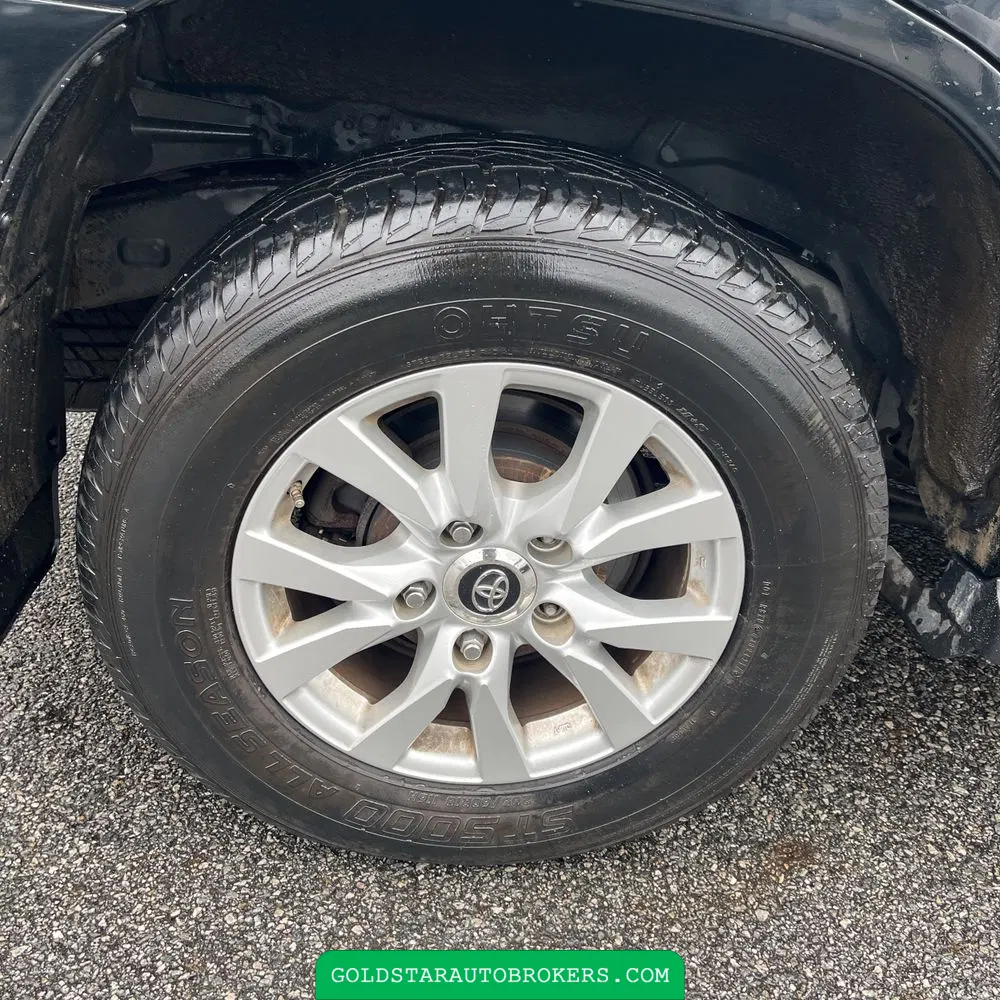 2017 Toyota Land Cruiser Base