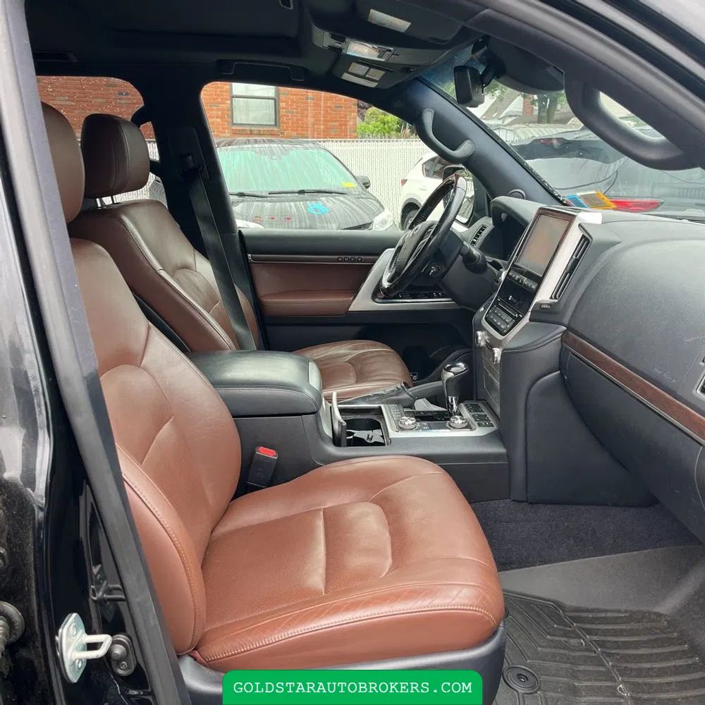2017 Toyota Land Cruiser Base