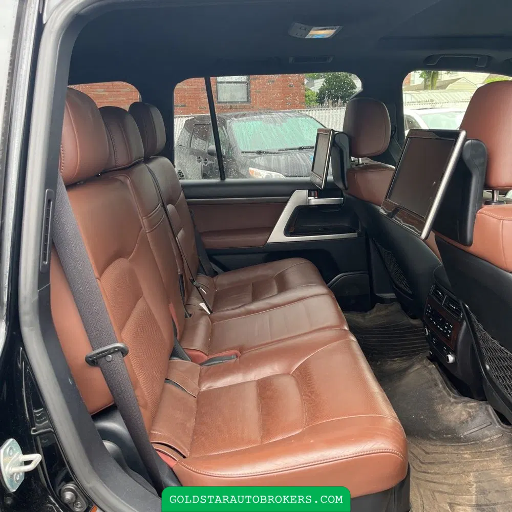 2017 Toyota Land Cruiser Base