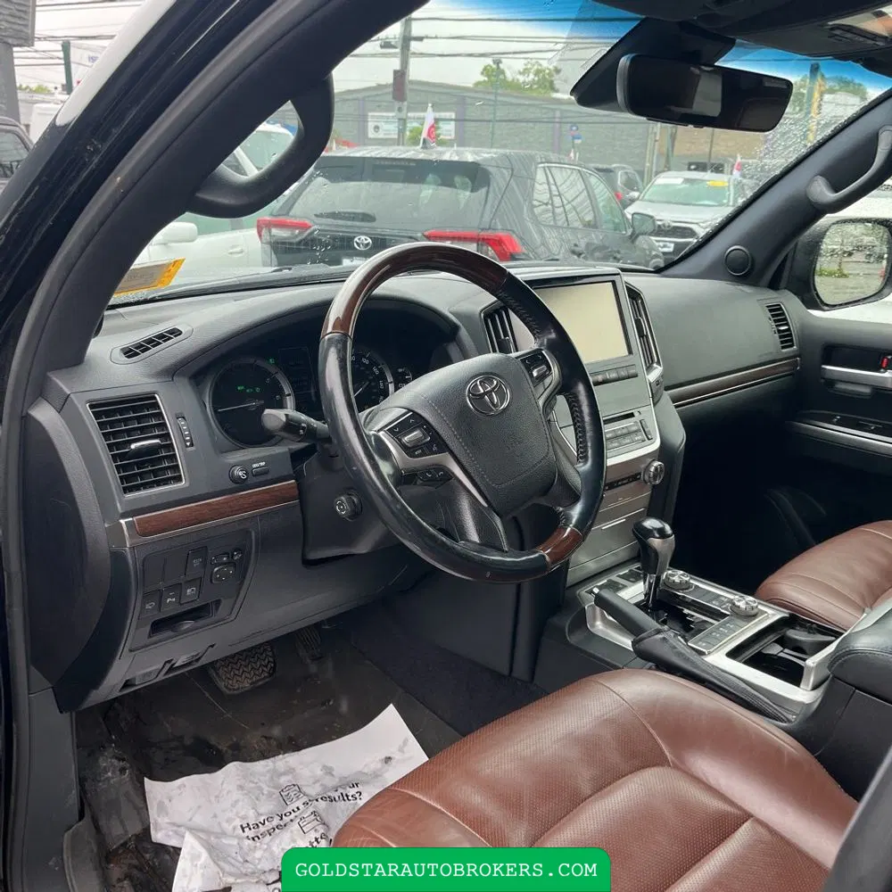 2017 Toyota Land Cruiser Base