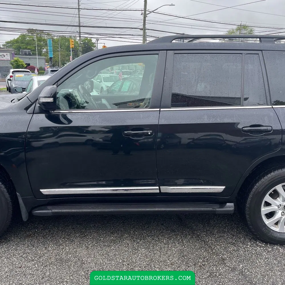 2017 Toyota Land Cruiser Base