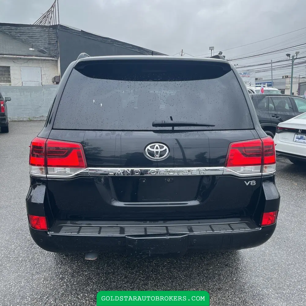 2017 Toyota Land Cruiser Base