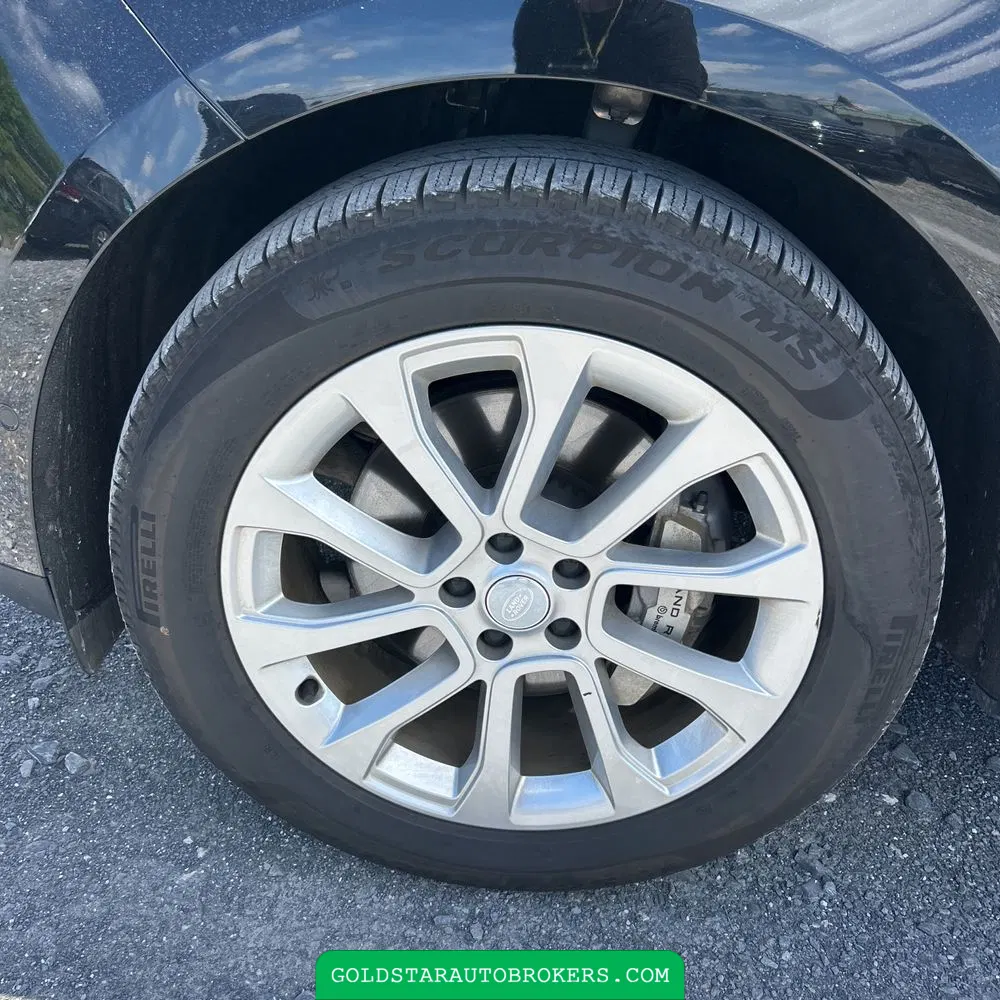 2025 Land Rover Range Rover Sport P360 SE