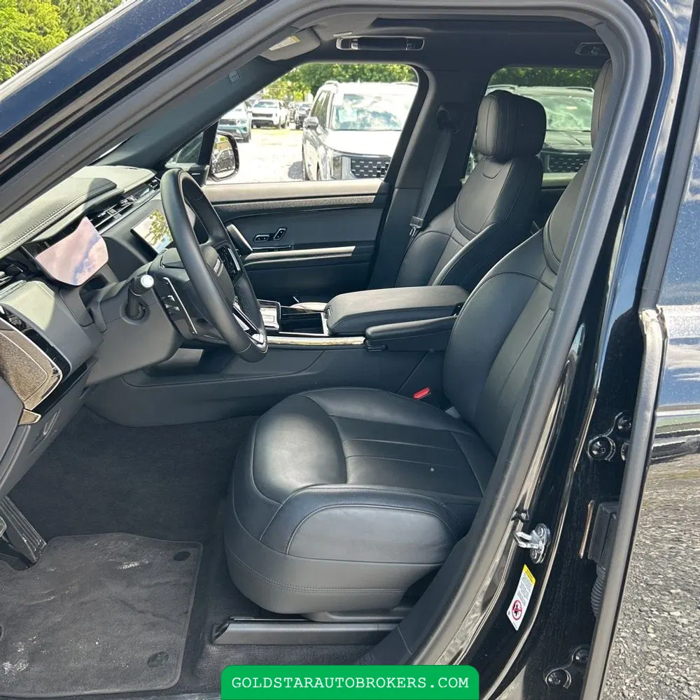 2025 Land Rover Range Rover Sport P360 SE