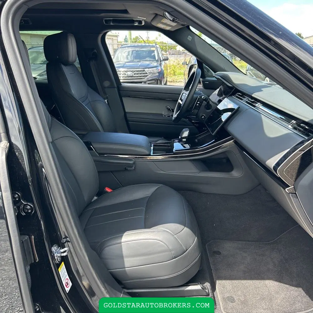 2025 Land Rover Range Rover Sport P360 SE
