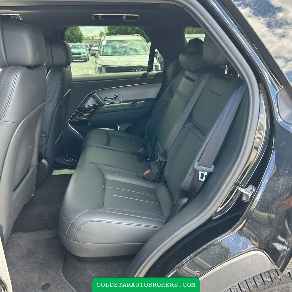 2025 Land Rover Range Rover Sport P360 SE