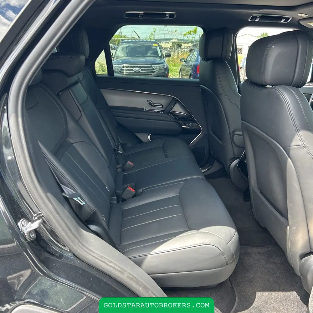 2025 Land Rover Range Rover Sport P360 SE