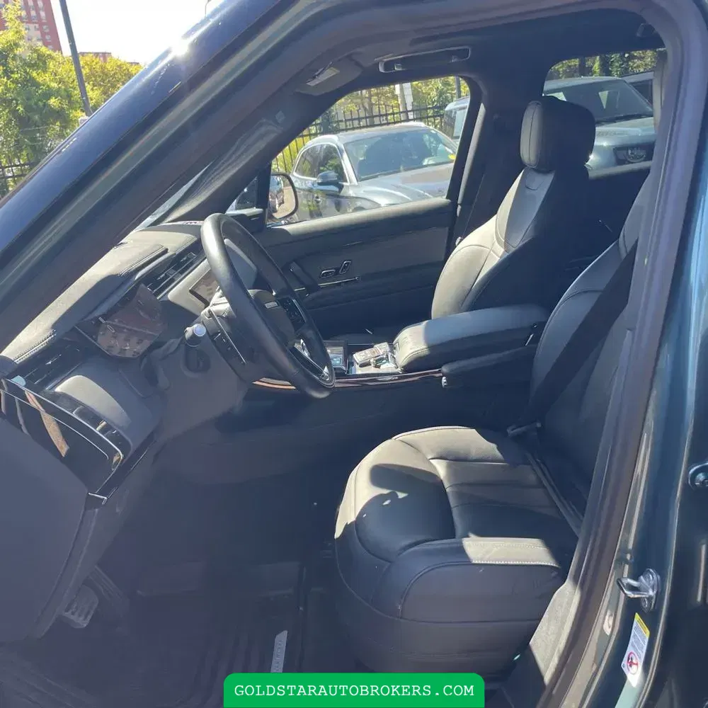 2024 Land Rover Range Rover Sport P360 SE
