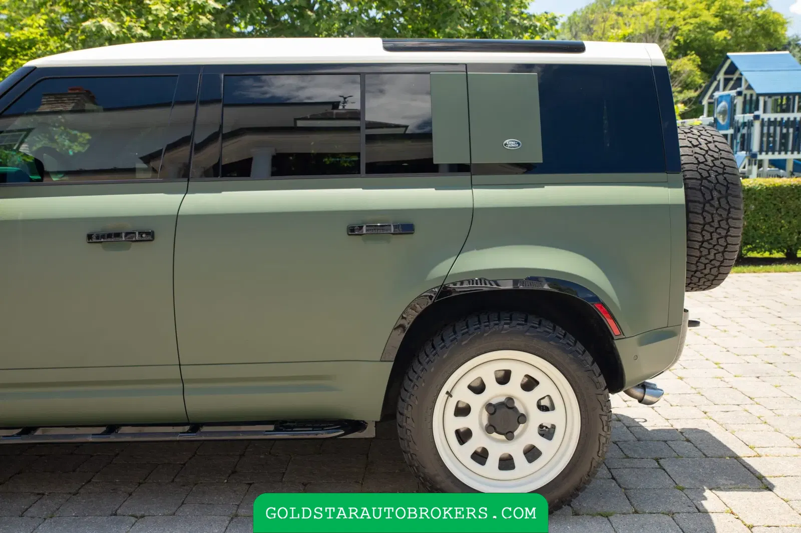 2022 Land Rover Defender 110 V8