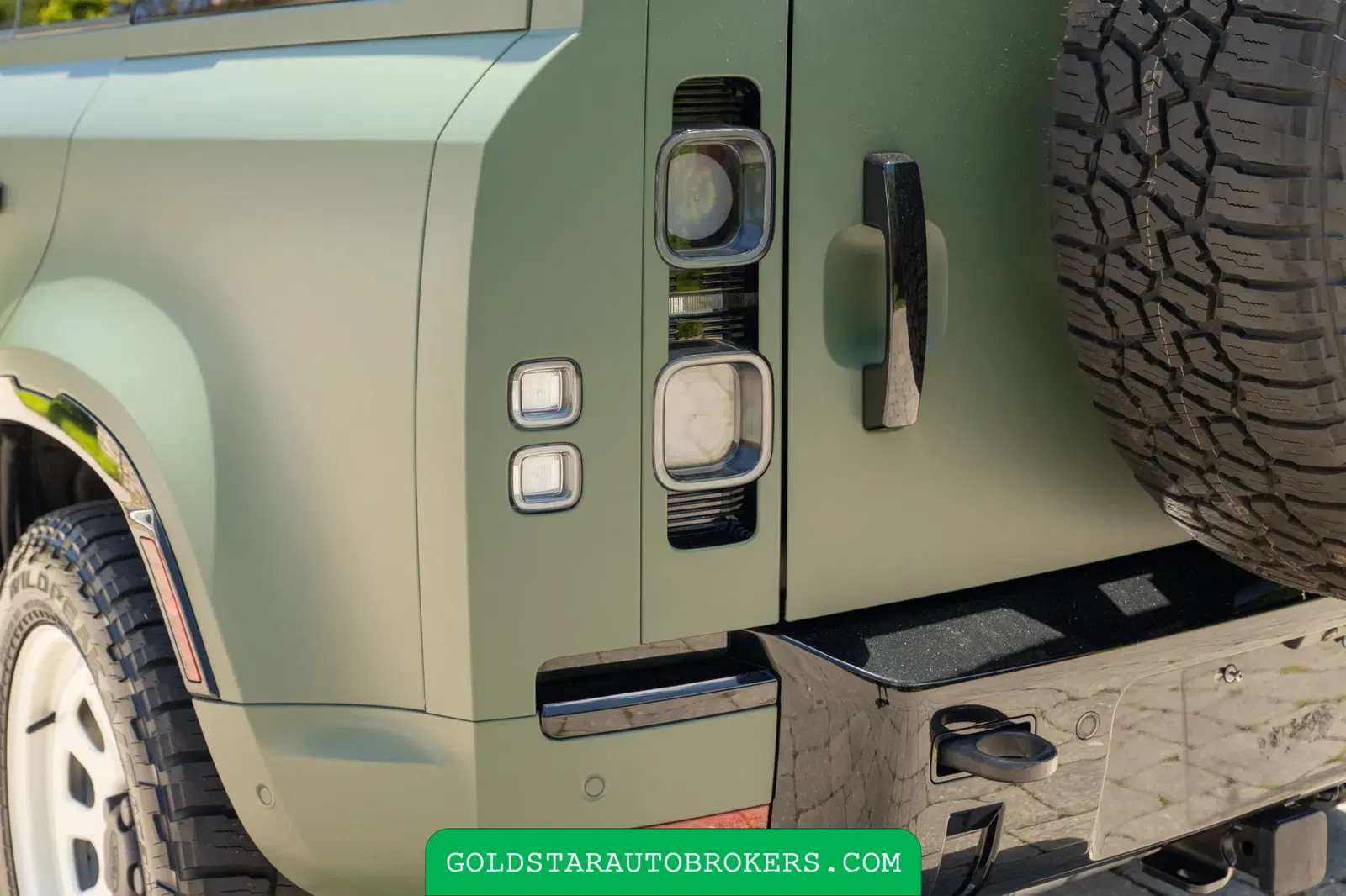 2022 Land Rover Defender 110 V8