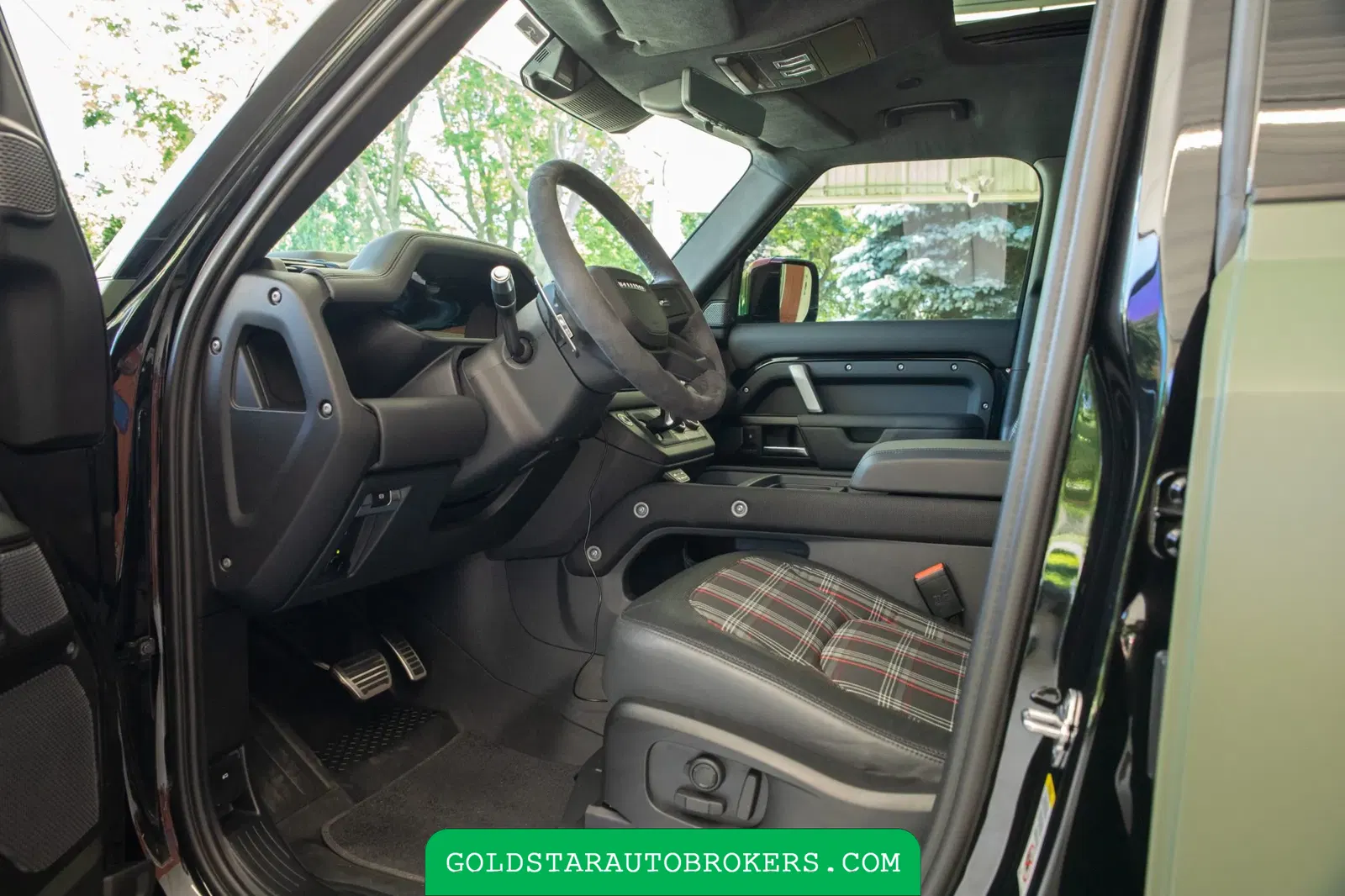 2022 Land Rover Defender 110 V8