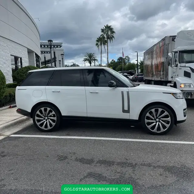 2025 Land Rover Range Rover Autobiography P530