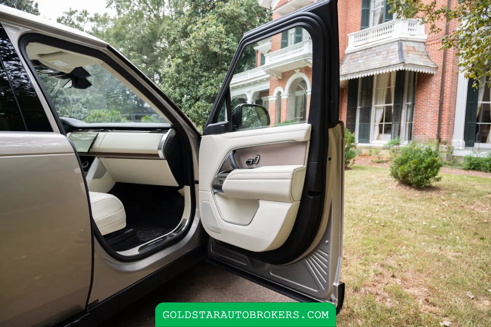 2023 Land Rover Range Rover P530 SE