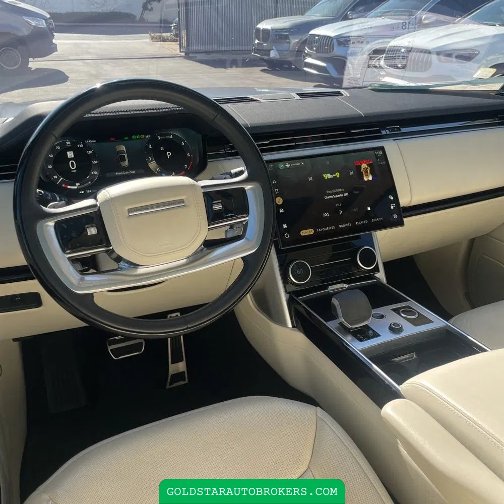 2023 Land Rover Range Rover P530 SE