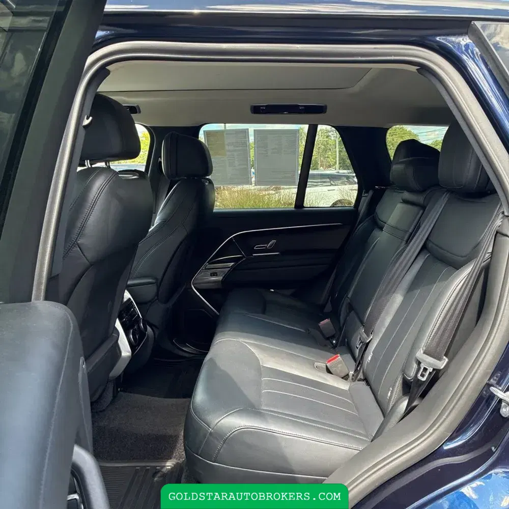 2023 Land Rover Range Rover P530 SE