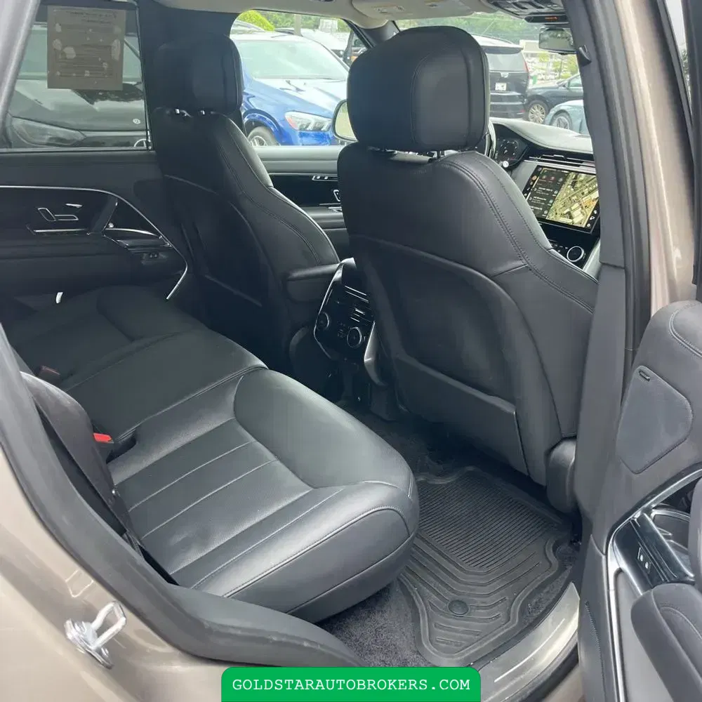 2023 Land Rover Range Rover SE