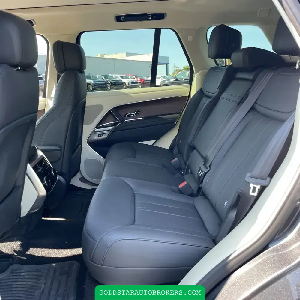2023 Land Rover Range Rover P530 SE