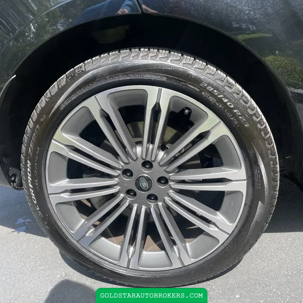 2023 Land Rover Range Rover SE