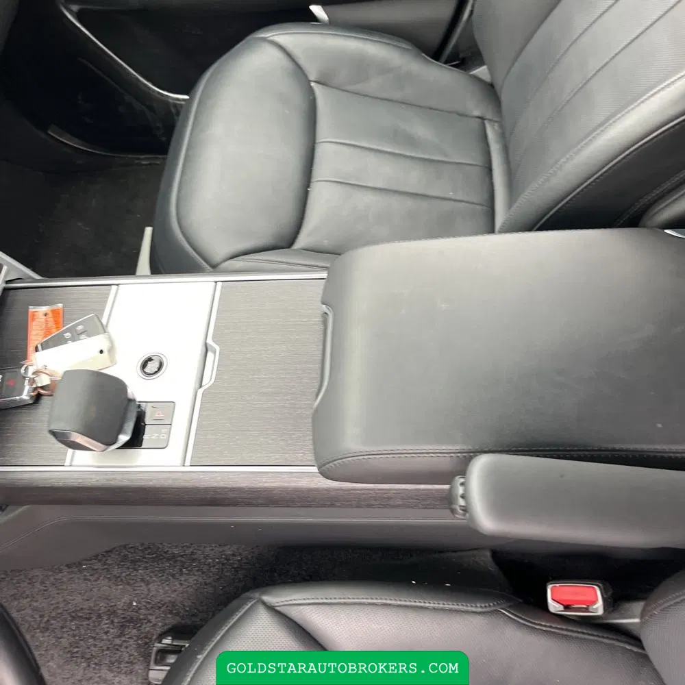 2024 Land Rover Range Rover P530 SE