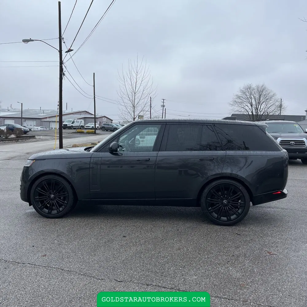 2024 Land Rover Range Rover P530 SE