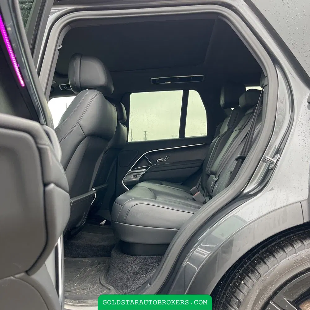 2024 Land Rover Range Rover P530 SE