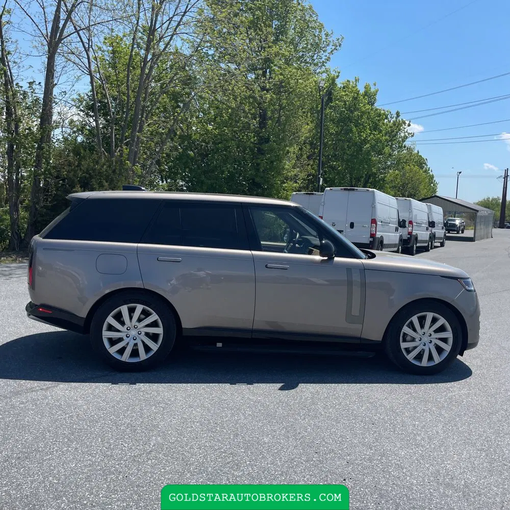 2023 Land Rover Range Rover P440e SE