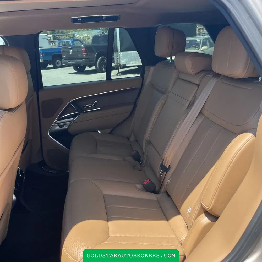 2023 Land Rover Range Rover P440e SE