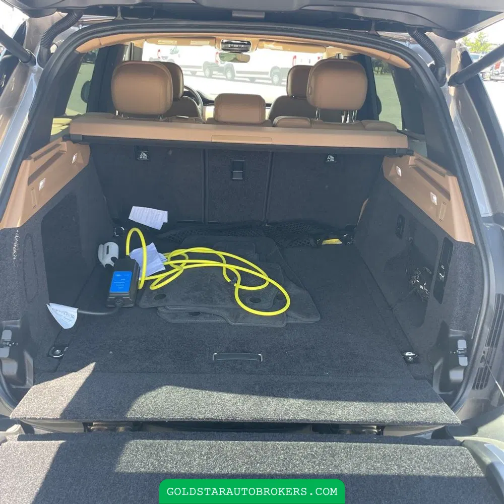 2023 Land Rover Range Rover P440e SE