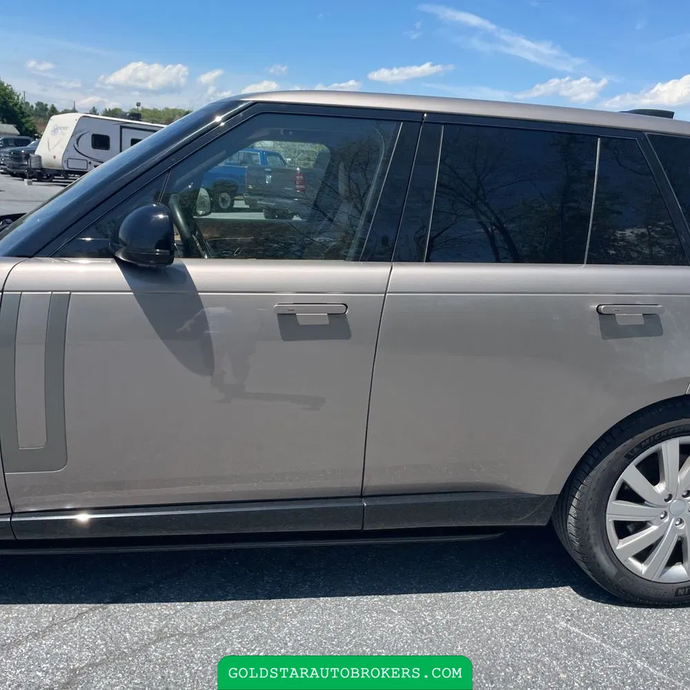 2023 Land Rover Range Rover P440e SE