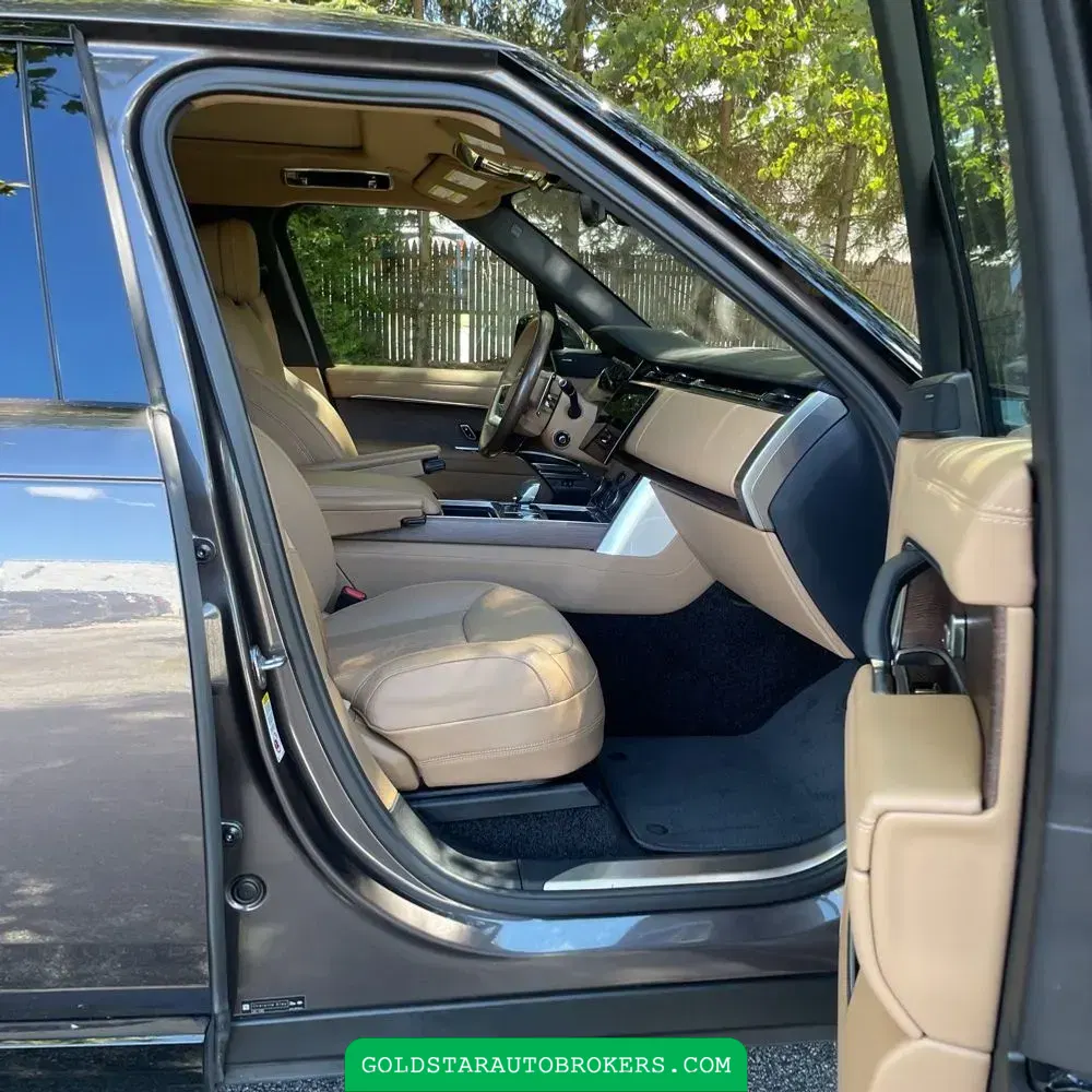 2023 Land Rover Range Rover SE