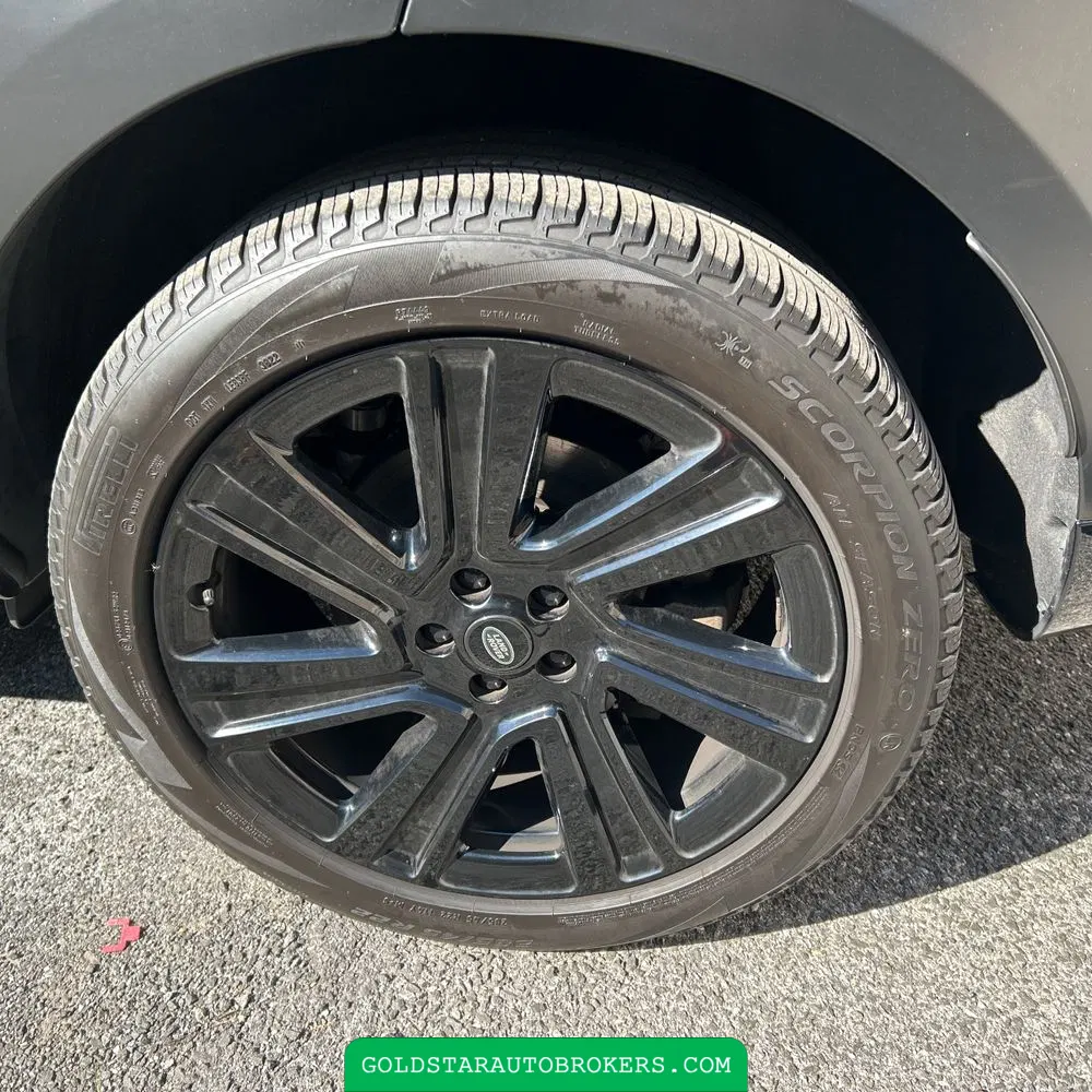 2023 Land Rover Range Rover SE