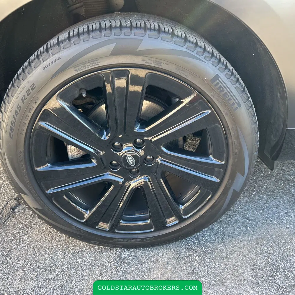 2023 Land Rover Range Rover SE