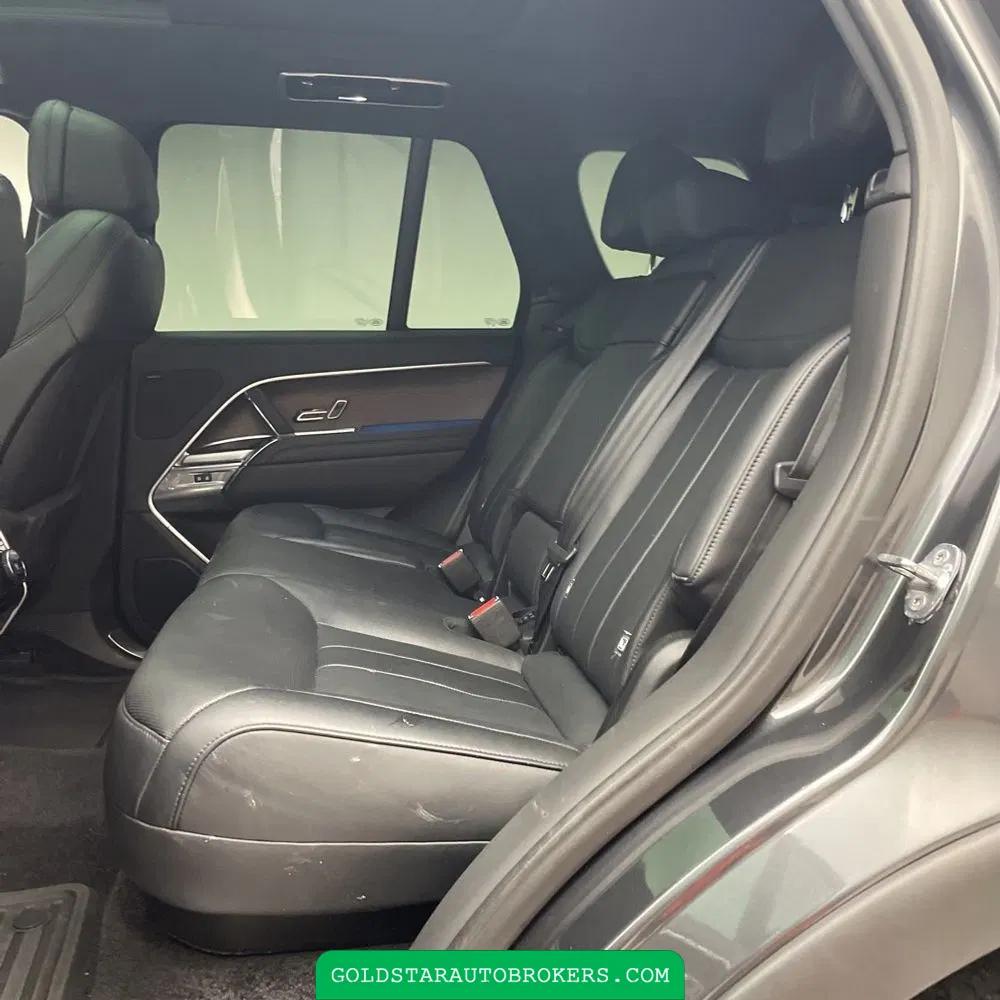 2023 Land Rover Range Rover P400 SE