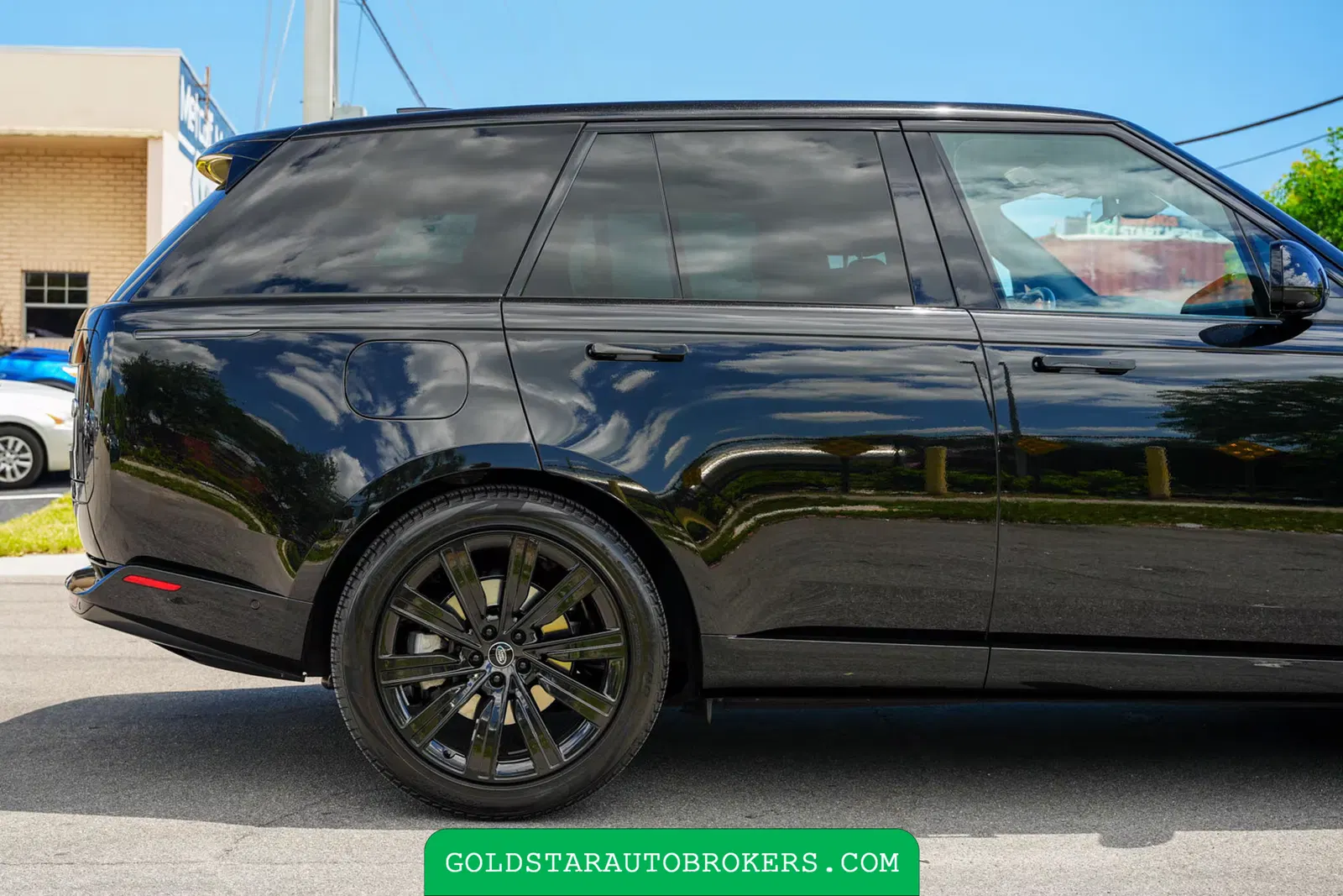 2023 Land Rover Range Rover SE P400
