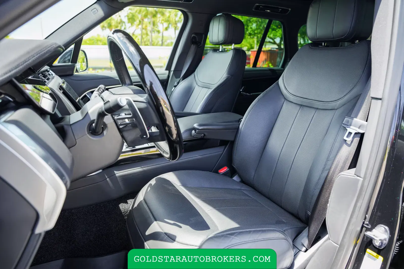 2023 Land Rover Range Rover SE P400