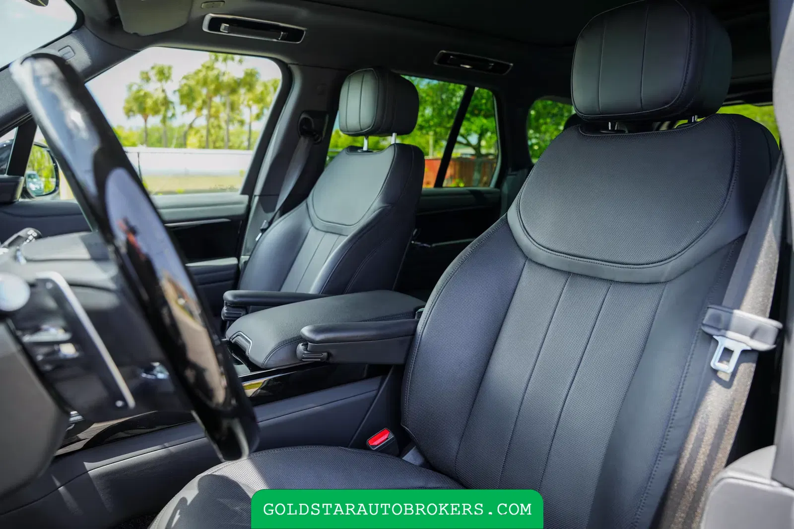 2023 Land Rover Range Rover SE P400