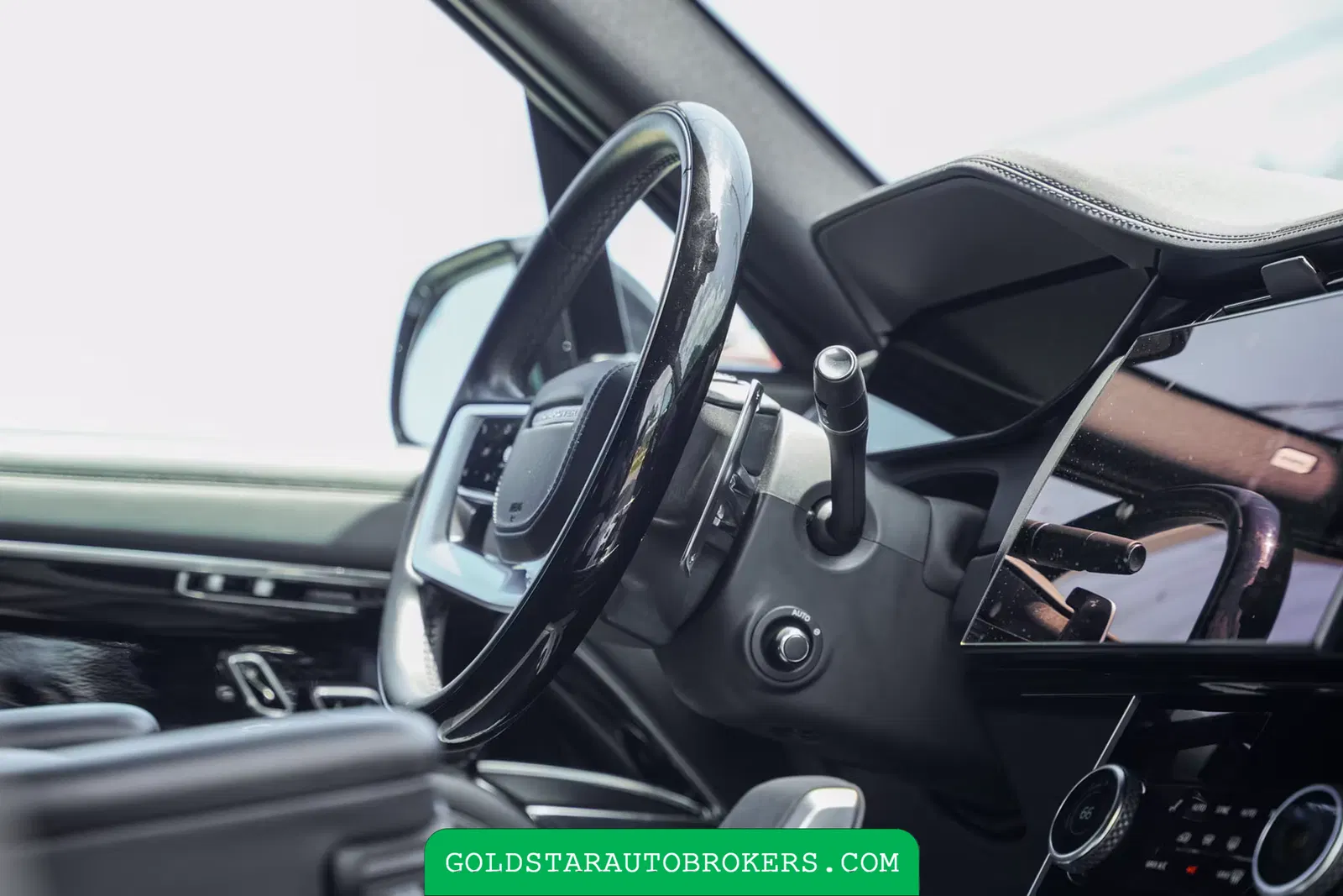2023 Land Rover Range Rover SE P400