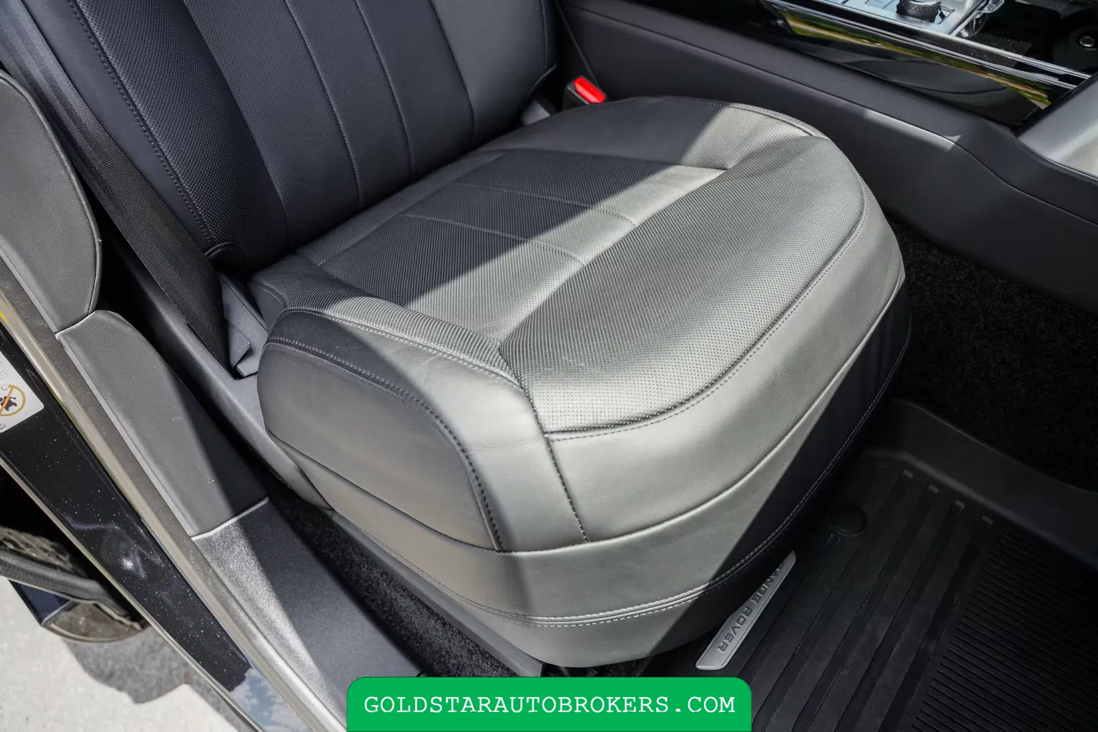 2023 Land Rover Range Rover SE P400