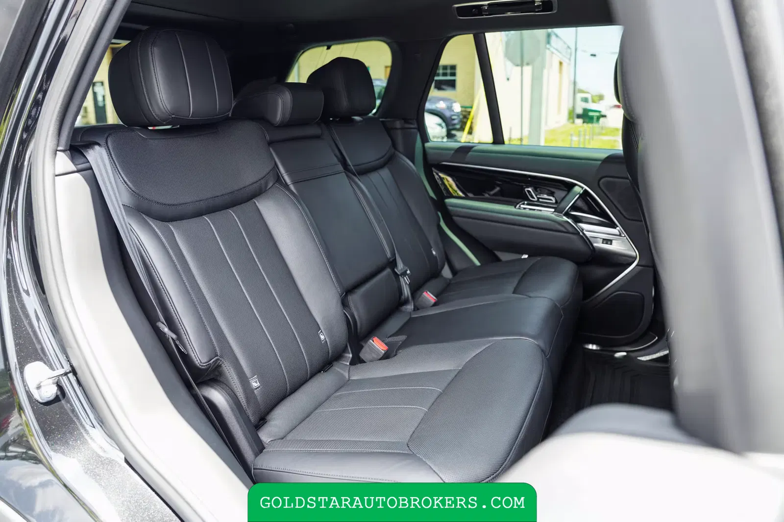 2023 Land Rover Range Rover SE P400
