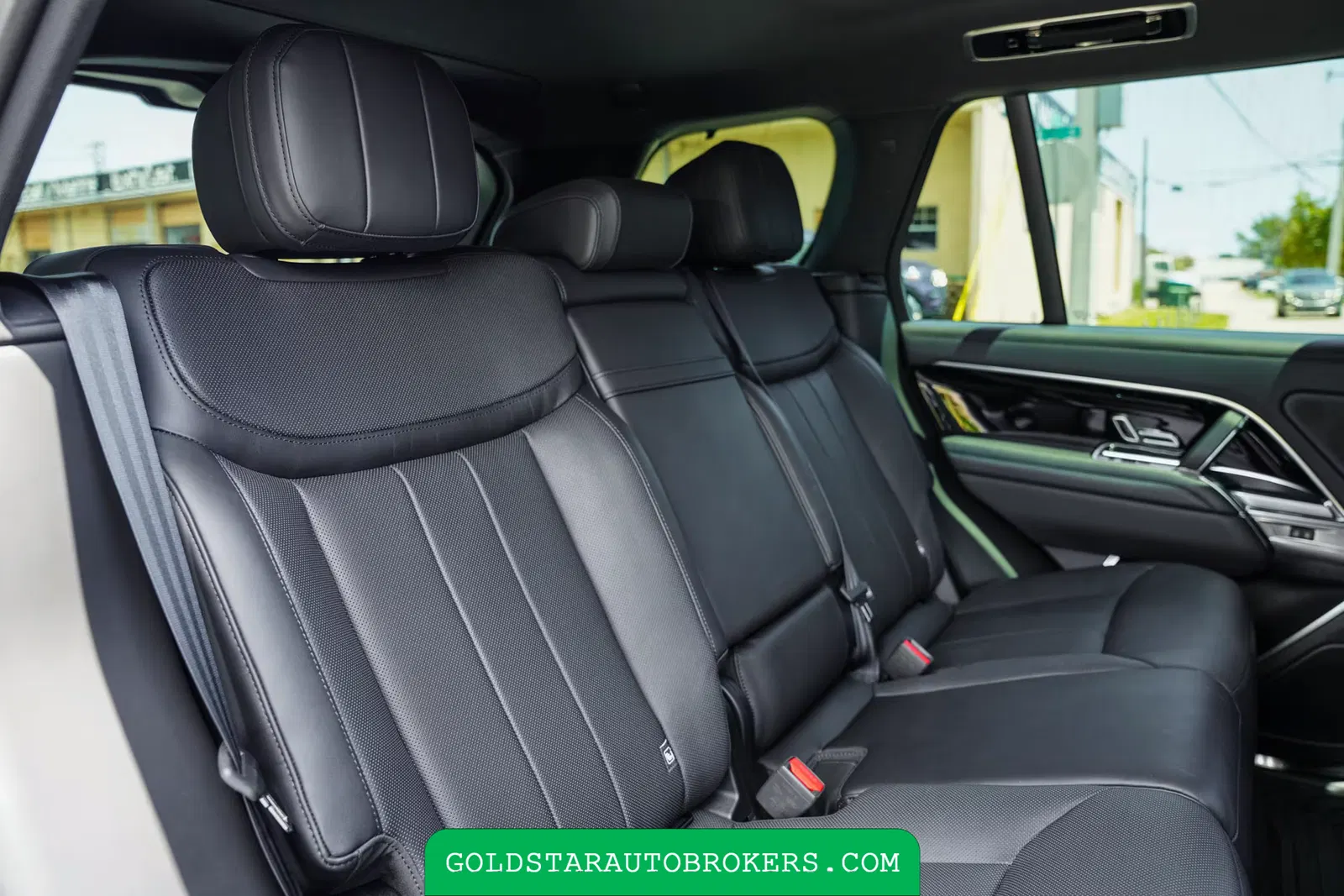 2023 Land Rover Range Rover SE P400