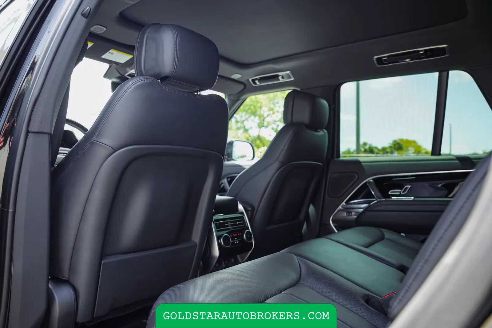 2023 Land Rover Range Rover SE P400