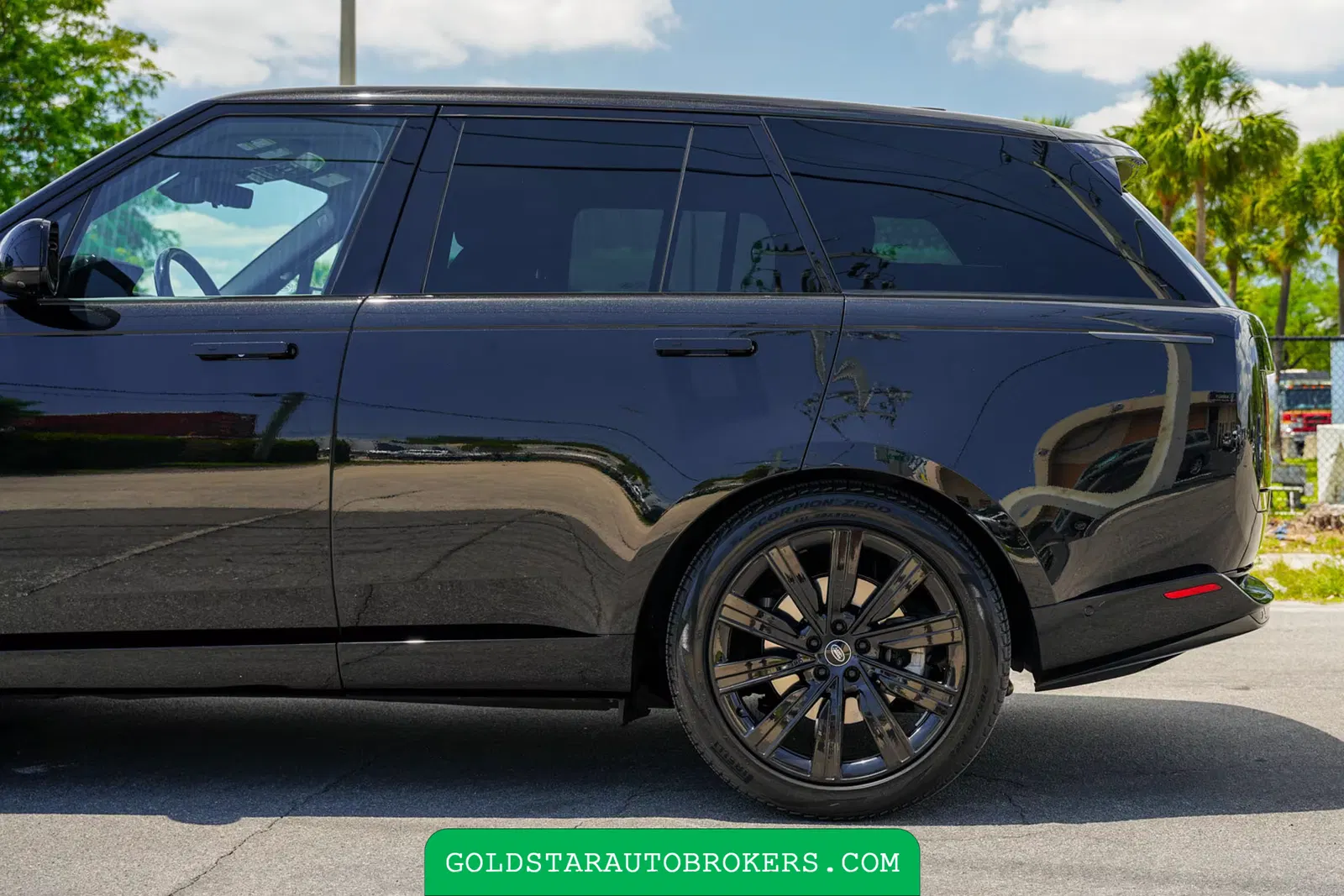 2023 Land Rover Range Rover SE P400