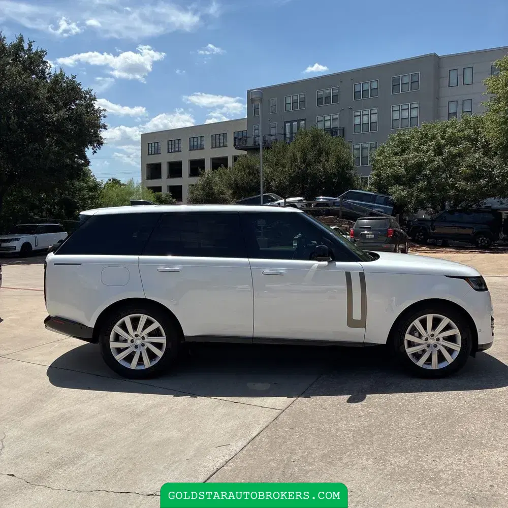2024 Land Rover Range Rover SE P400