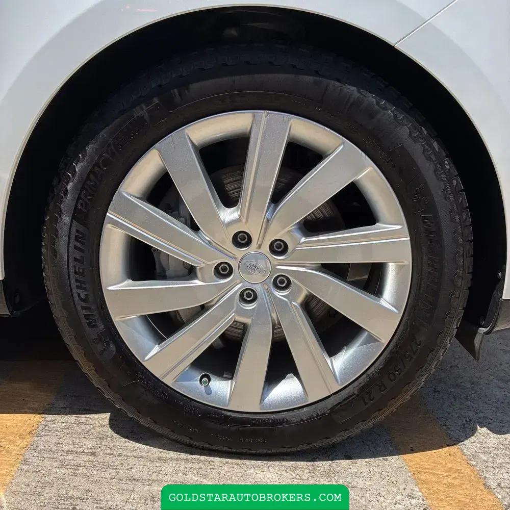 2024 Land Rover Range Rover SE P400