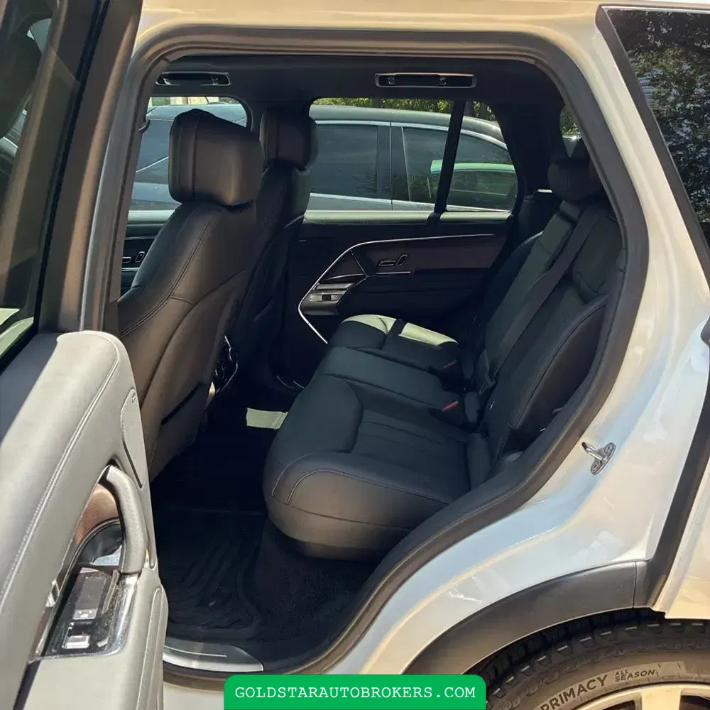 2024 Land Rover Range Rover SE P400