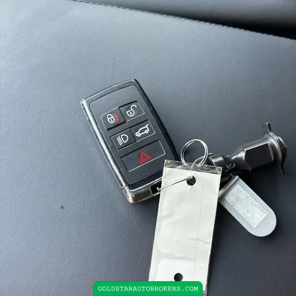 2024 Land Rover Range Rover SE P400