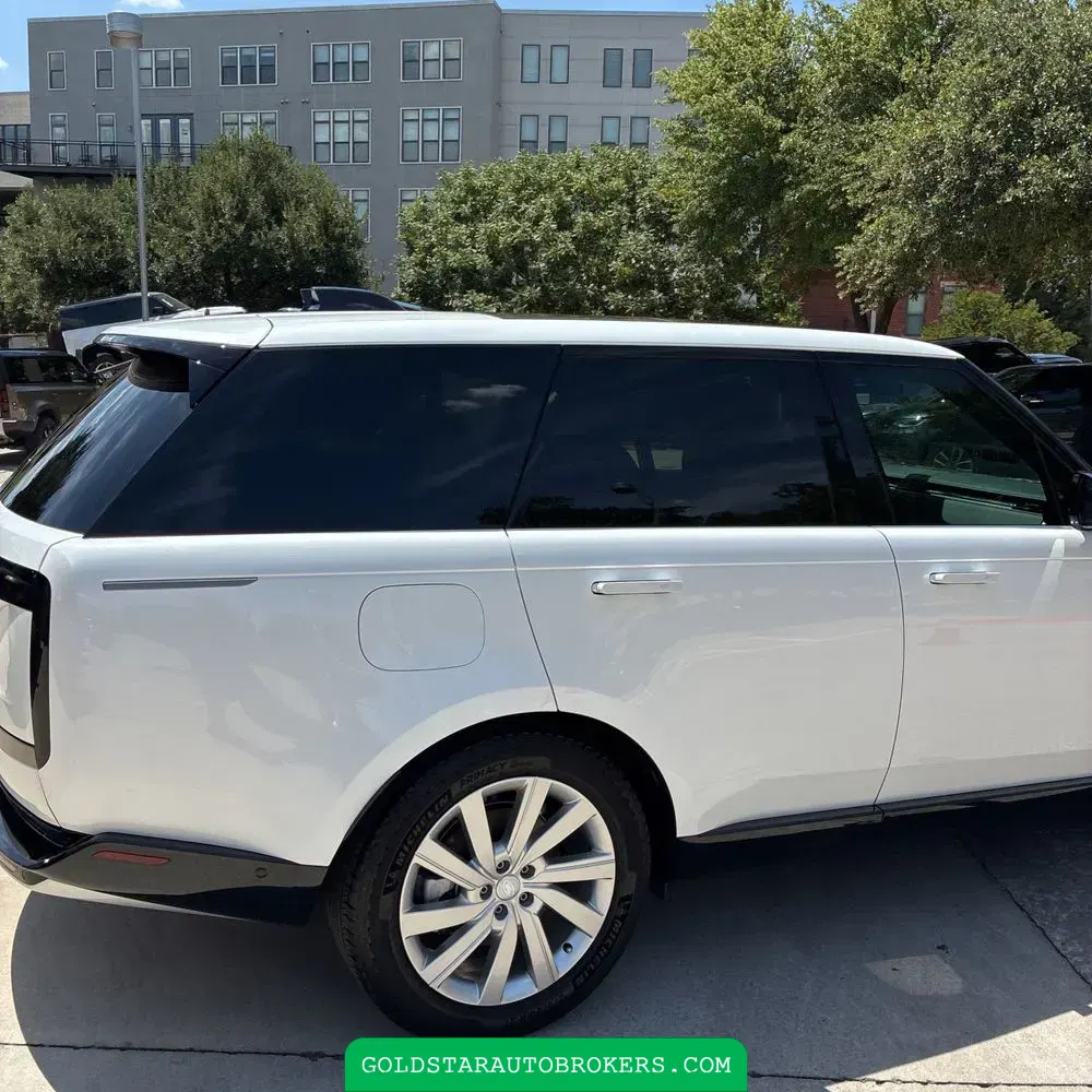 2024 Land Rover Range Rover SE P400