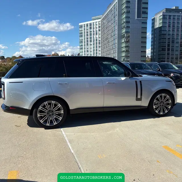 2023 Land Rover Range Rover P530 SE LWB