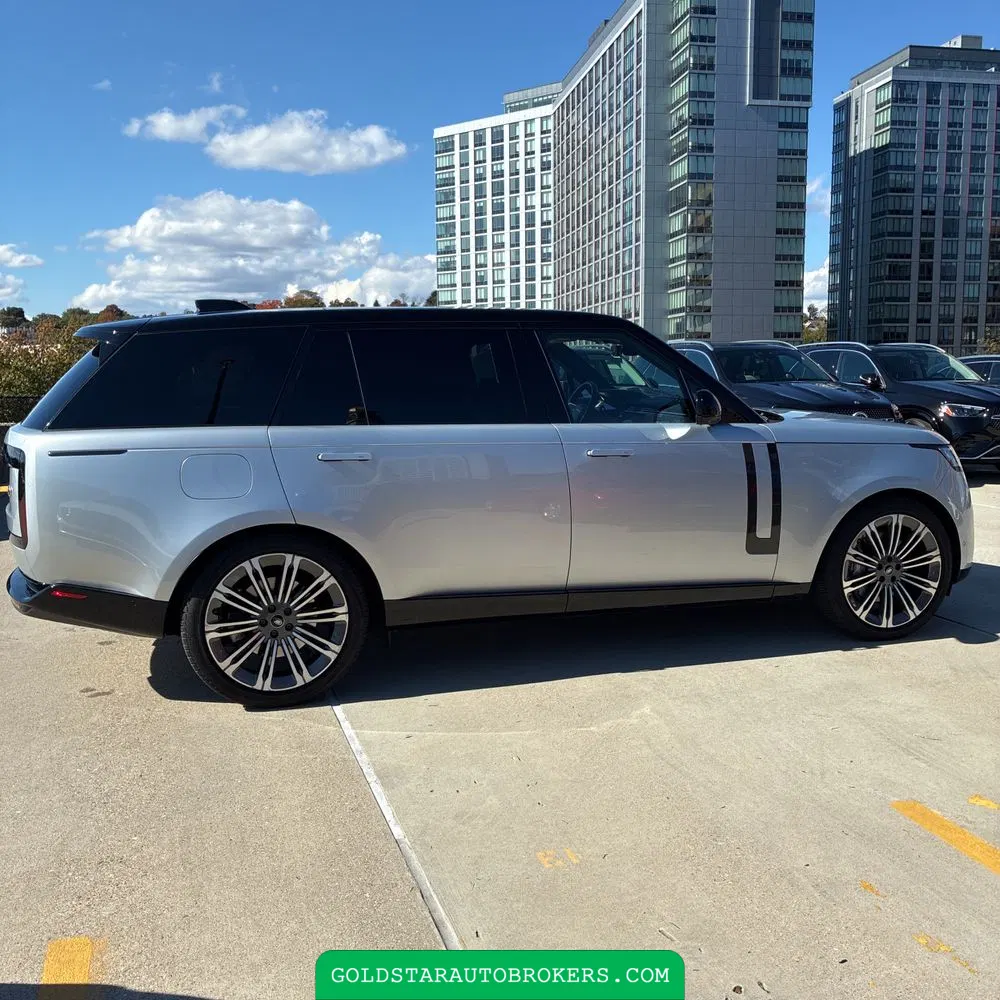 2023 Land Rover Range Rover P530 SE LWB