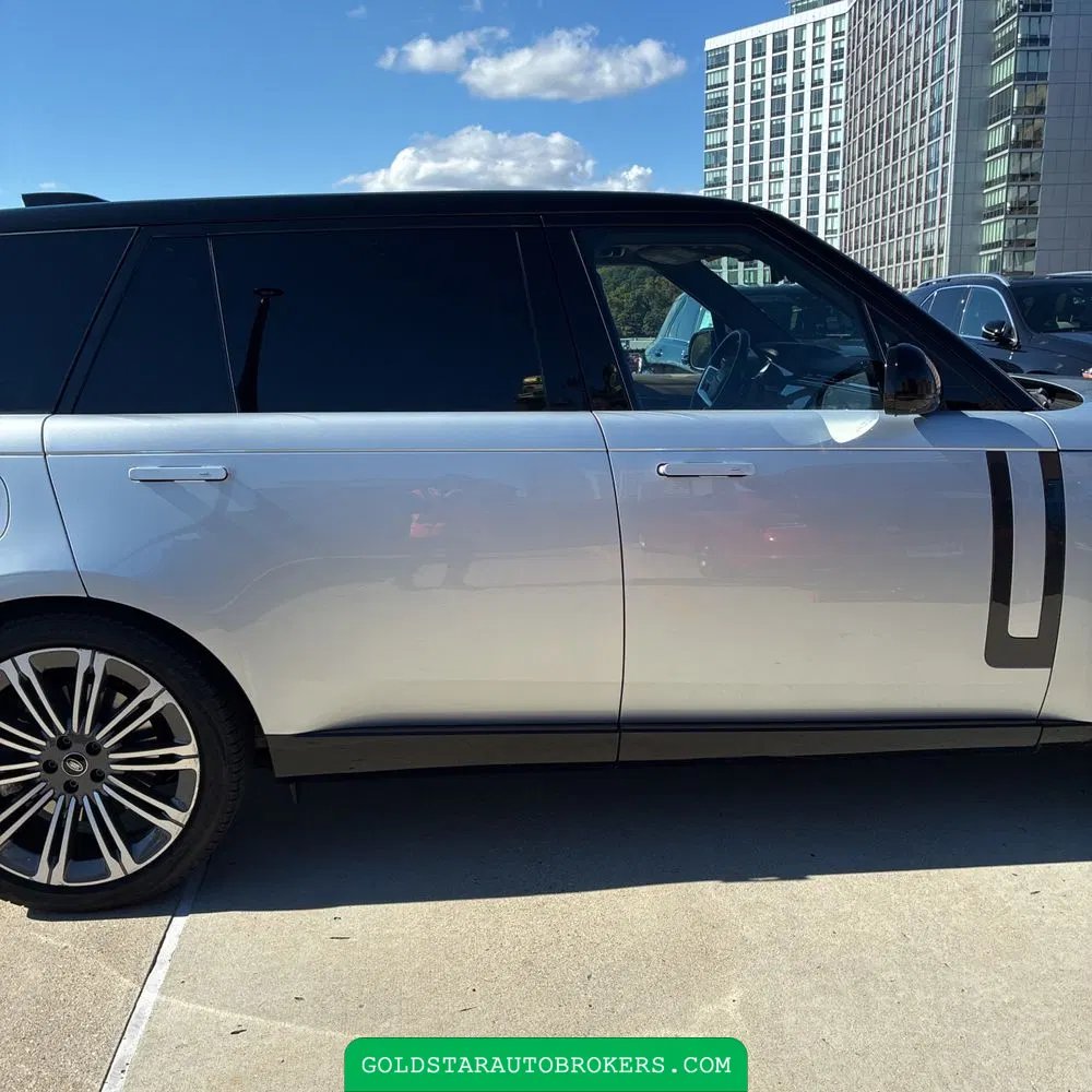 2023 Land Rover Range Rover P530 SE LWB